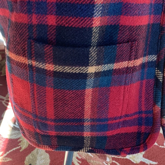 LizWear red plaid wool/nylon/mohair zip-up vest with sheepskin-looking lining. - Picture 7 of 14